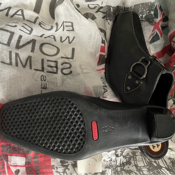 NWT.  Aerosoles, black, leather, slip-on high-heeled shoes. Size 11. Gorgeous 🤩 - Picture 3 of 3